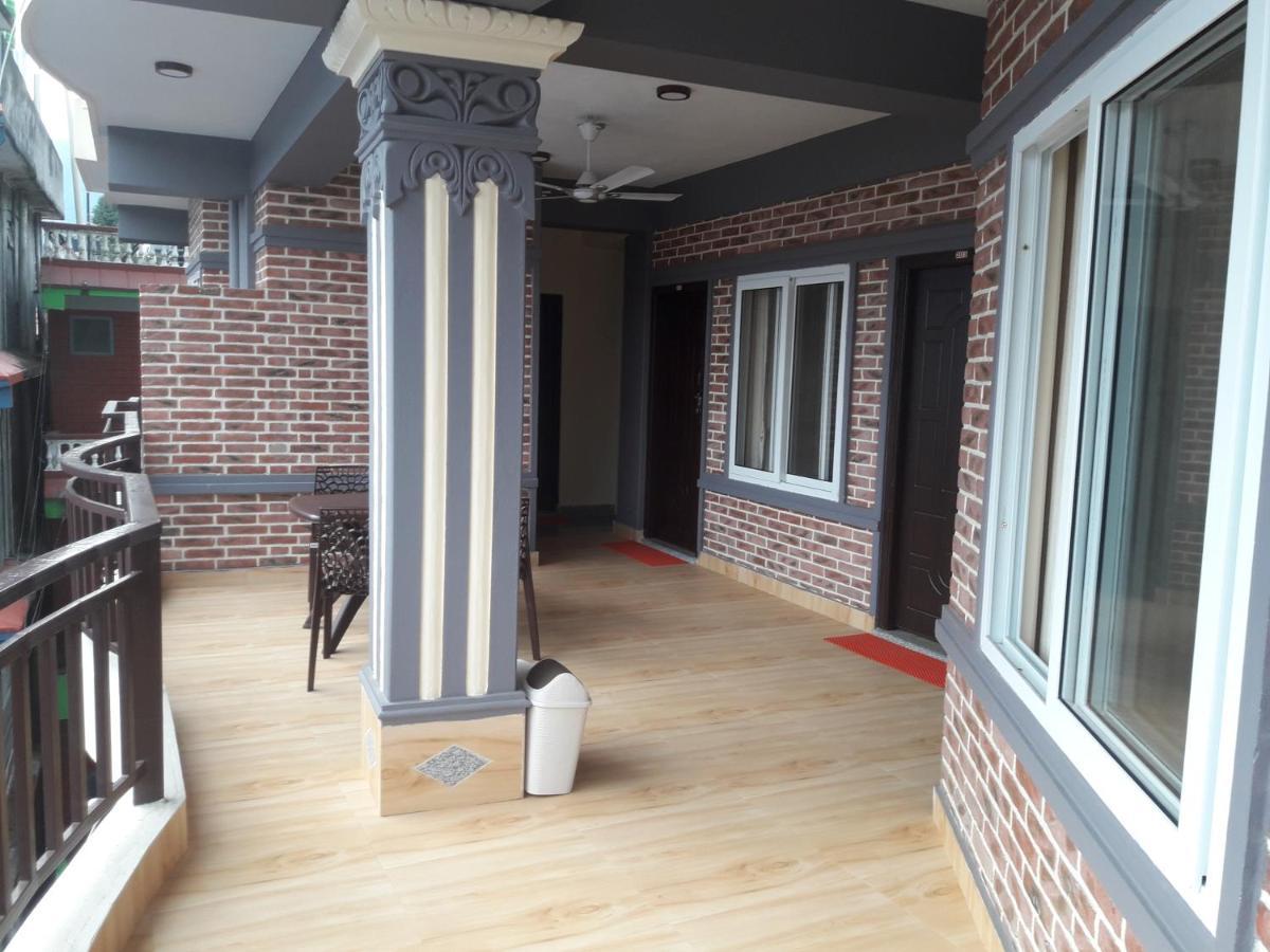 Beli Guest House Pokhara Exterior foto