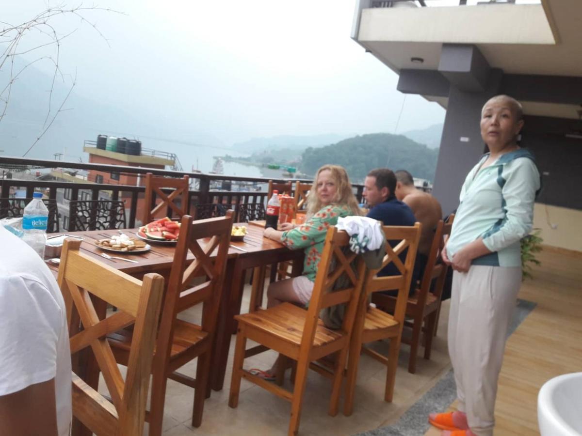 Beli Guest House Pokhara Exterior foto