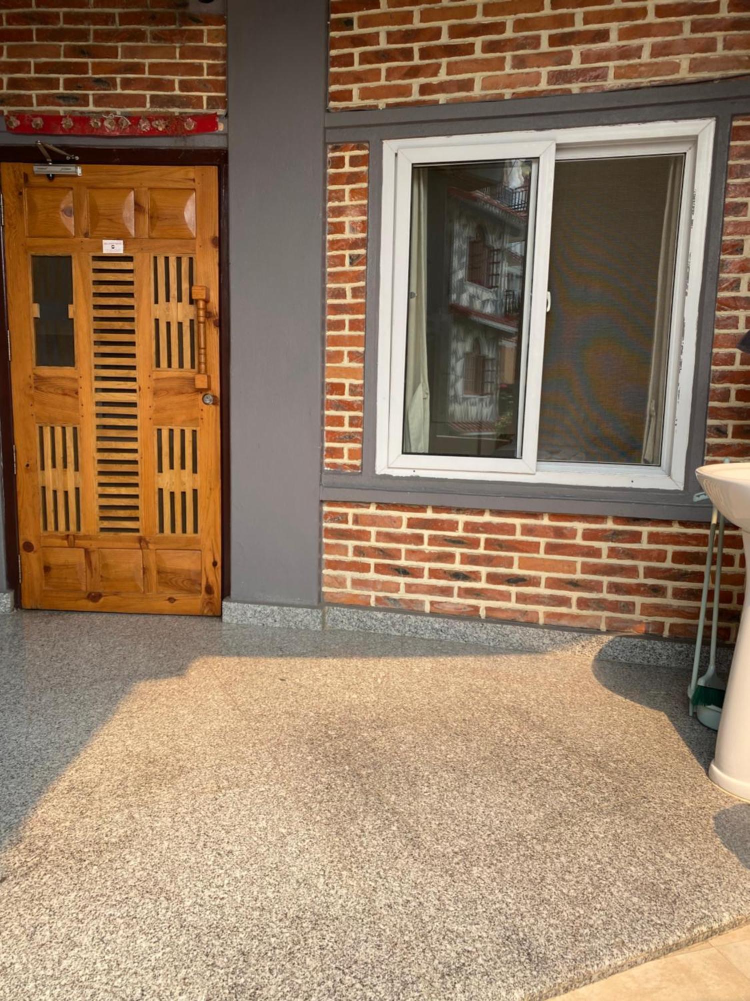 Beli Guest House Pokhara Exterior foto